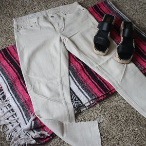 GAP Khaki Jeans with cut hem sz 29 Tall